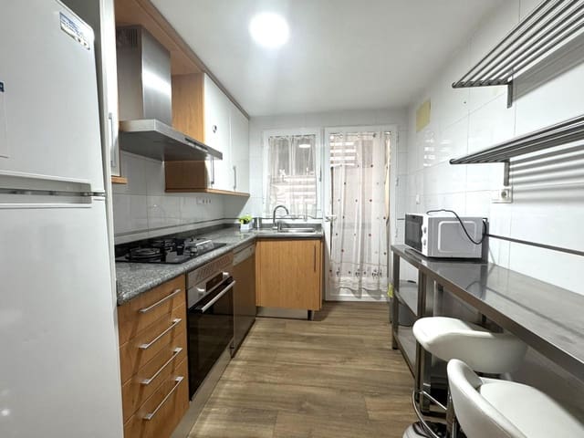 3 soveværelse Lejlighed til leje i Dénia - € 1.300 (Ref: 10109723)