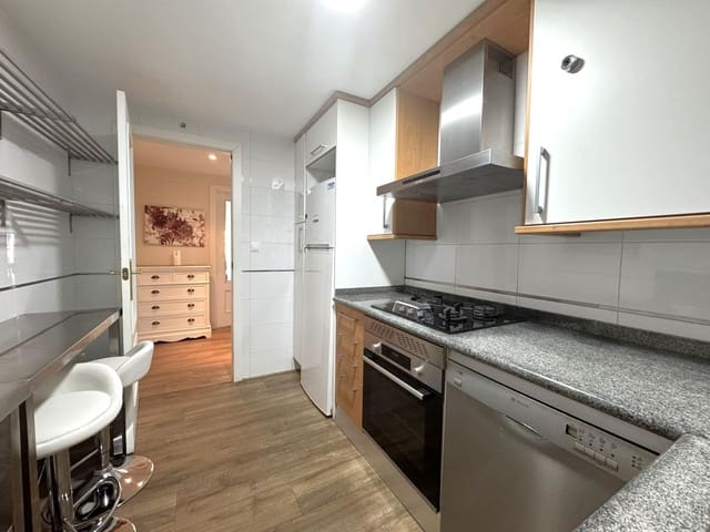 3 soveværelse Lejlighed til leje i Dénia - € 1.300 (Ref: 10109723)