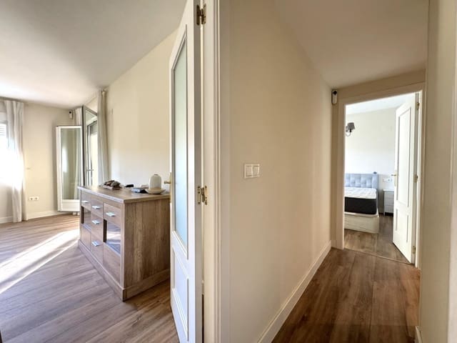 3 soveværelse Lejlighed til leje i Dénia - € 1.300 (Ref: 10109723)