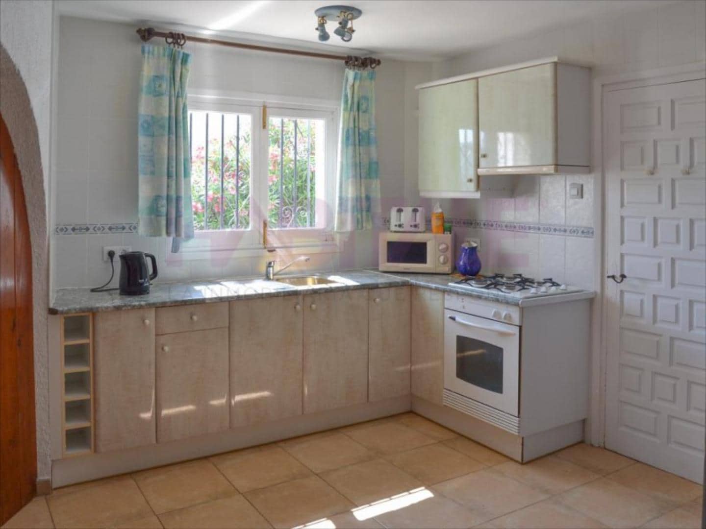 6 bedroom Villa for sale in Pedreguer with pool - € 510,000 (Ref: 7603591)