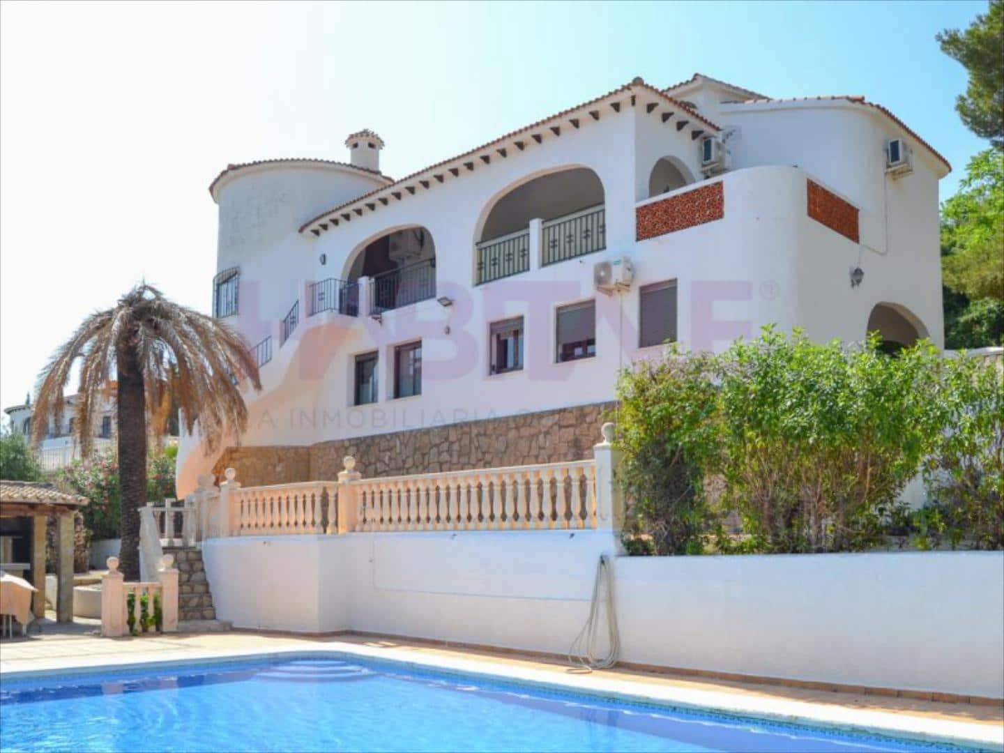 6 bedroom Villa for sale in Pedreguer with pool - € 510,000 (Ref: 7603591)