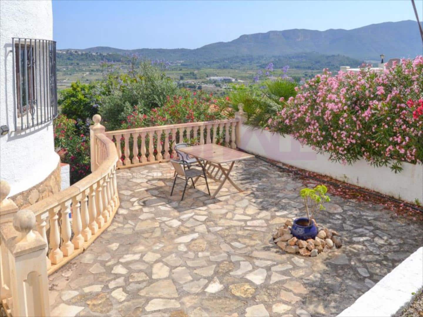 6 bedroom Villa for sale in Pedreguer with pool - € 510,000 (Ref: 7603591)