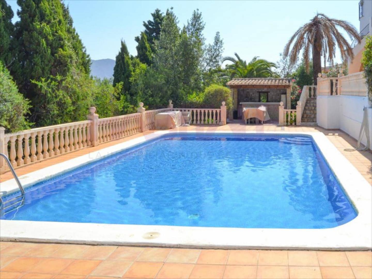 6 bedroom Villa for sale in Pedreguer with pool - € 510,000 (Ref: 7603591)