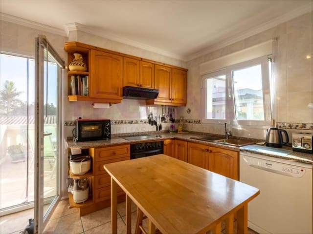 4 sypialnia Willa na sprzedaż w El Montgó, Dénia z basenem - 550 000 € (Ref: 7832095)