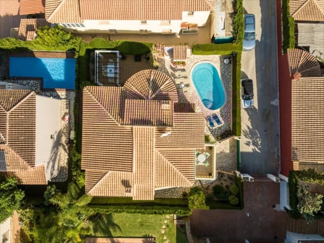 4 sypialnia Willa na sprzedaż w El Montgó, Dénia z basenem - 550 000 € (Ref: 7832095)