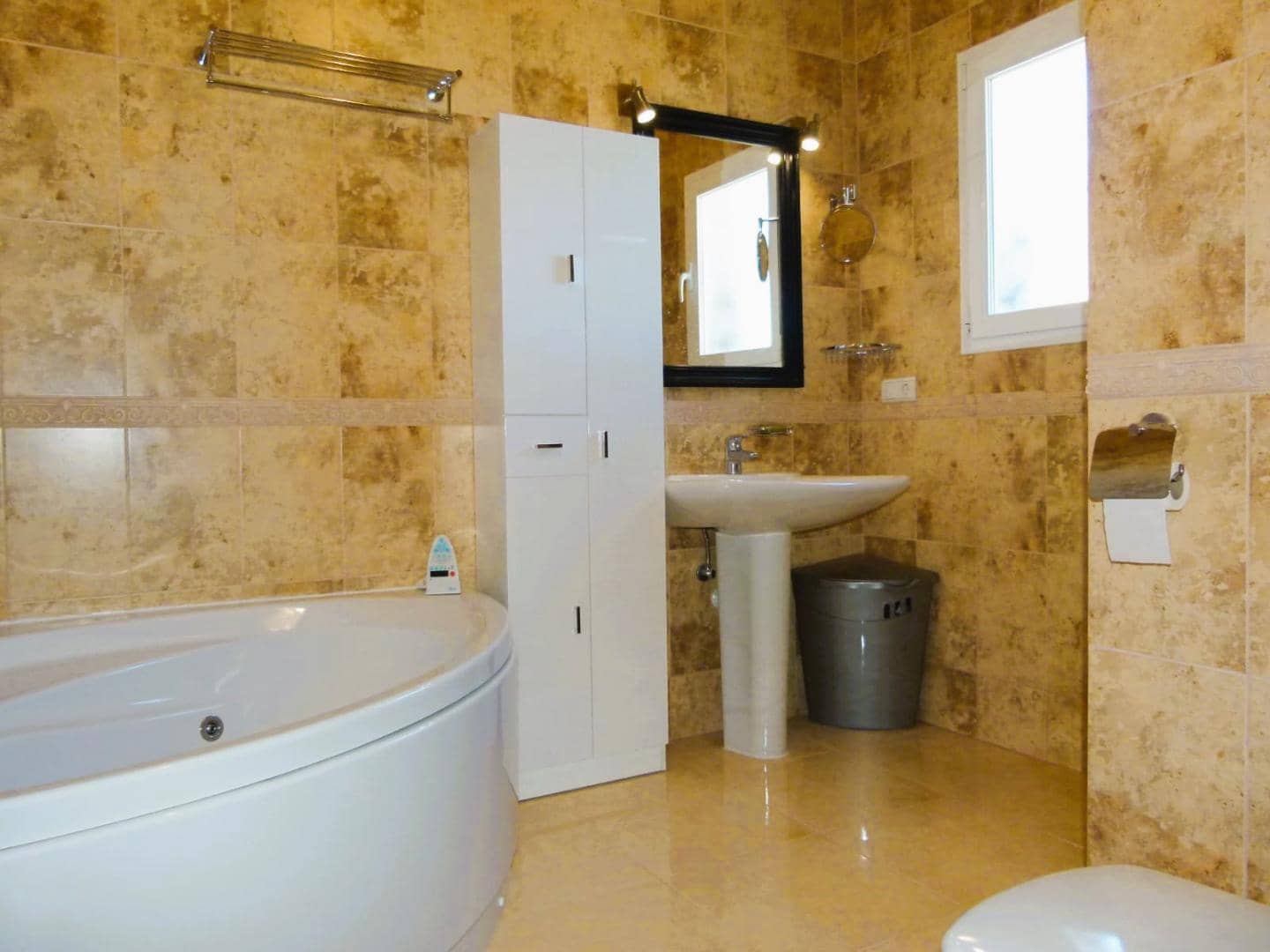 Chalet de 3 habitaciones en Alicante / Alacant ciudad en venta con piscina - 730.000 € (Ref: 8497693)