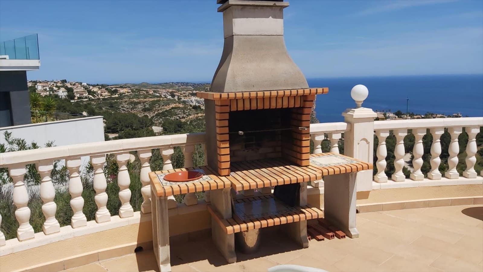 Chalet de 3 habitaciones en Alicante / Alacant ciudad en venta con piscina - 730.000 € (Ref: 8497693)