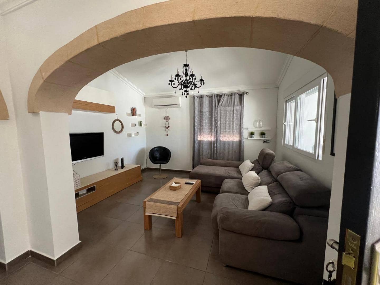 5 bedroom Villa for rent in Javea / Xabia - € 2,600 (Ref: 8526143)