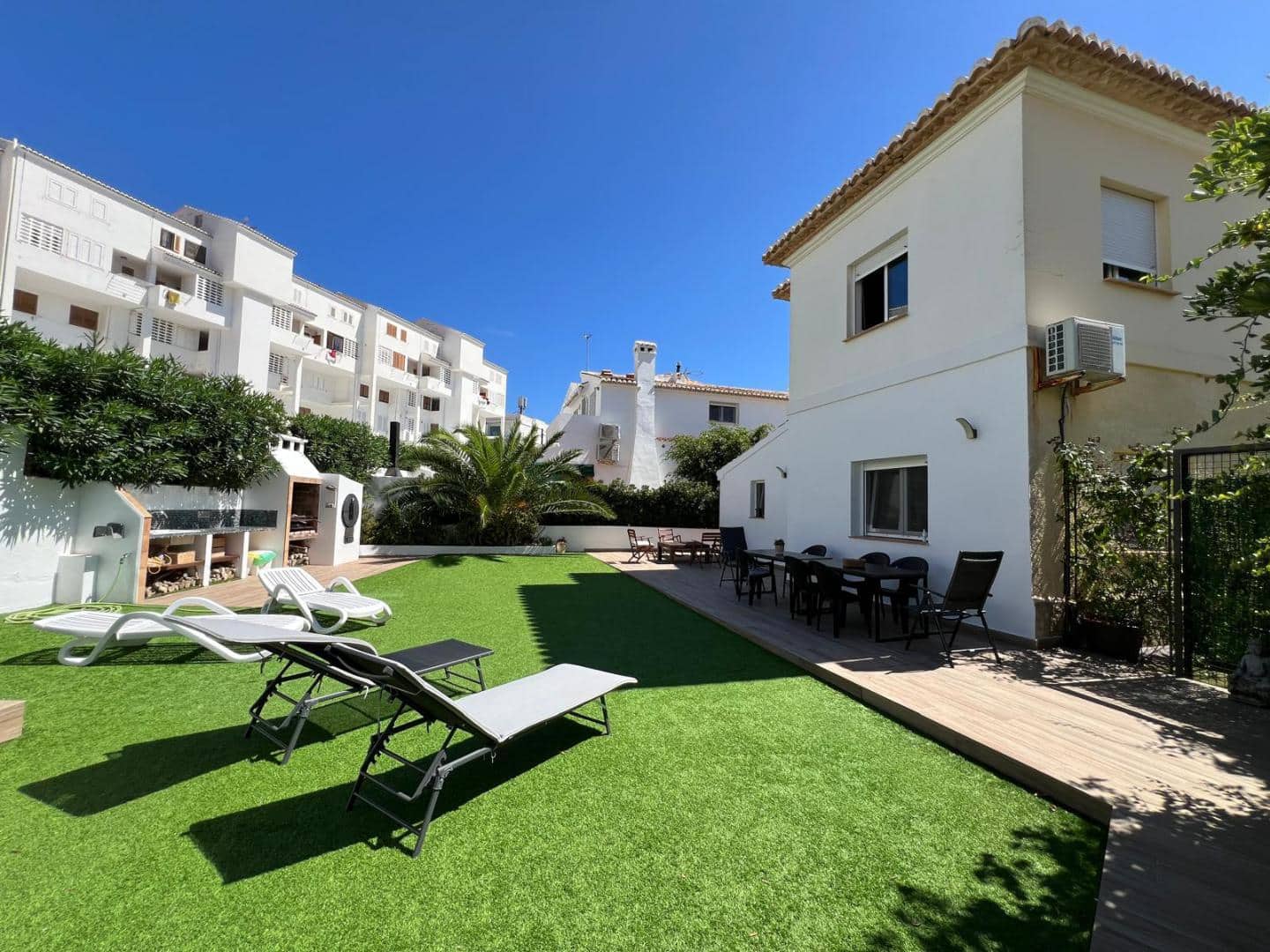 5 bedroom Villa for rent in Javea / Xabia - € 2,600 (Ref: 8526143)