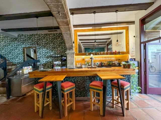 Commercieel te huur in Centro Urbano, Dénia - € 2.040 (Ref: 8558923)