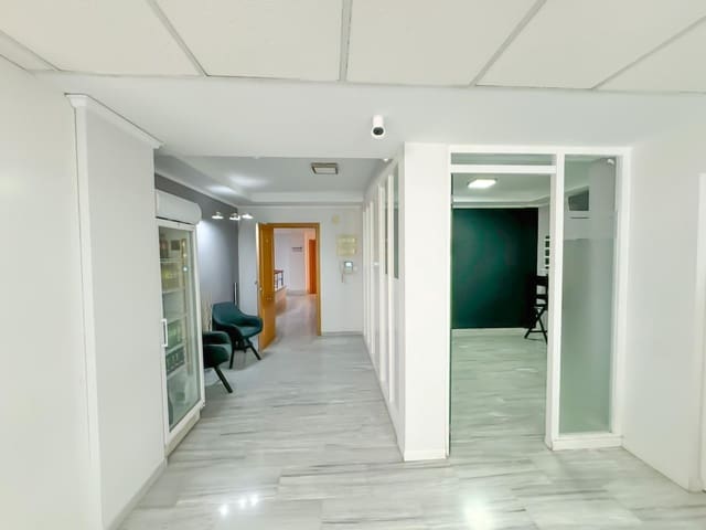 Commercieel te huur in Centro Urbano, Dénia - € 680 (Ref: 8653332)