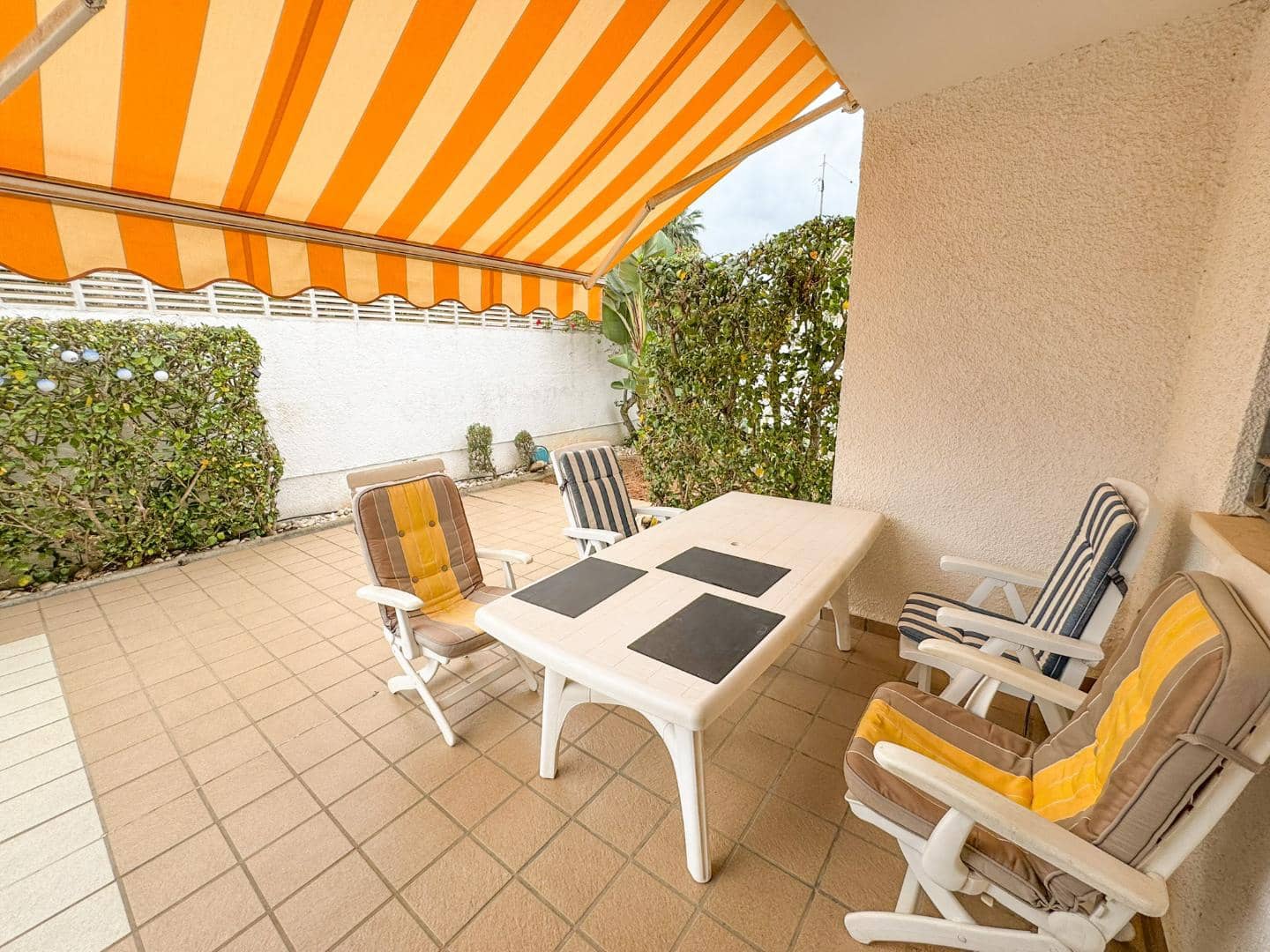 4 soverom Rekkehus til salgs i Denia med svømmebasseng - € 357 000 (Ref: 8981832)