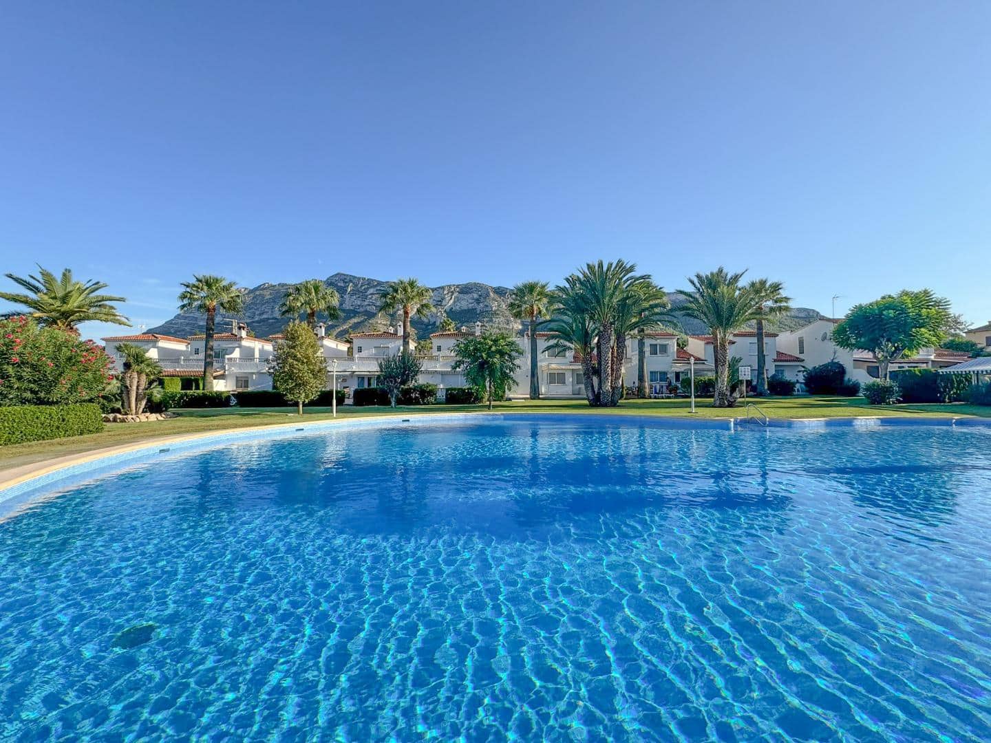 4 soverom Rekkehus til salgs i Denia med svømmebasseng - € 357 000 (Ref: 8981832)