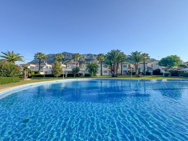 4 soverom Rekkehus til salgs i Centro Urbano, Dénia med svømmebasseng - € 357 000 (Ref: 8981832)