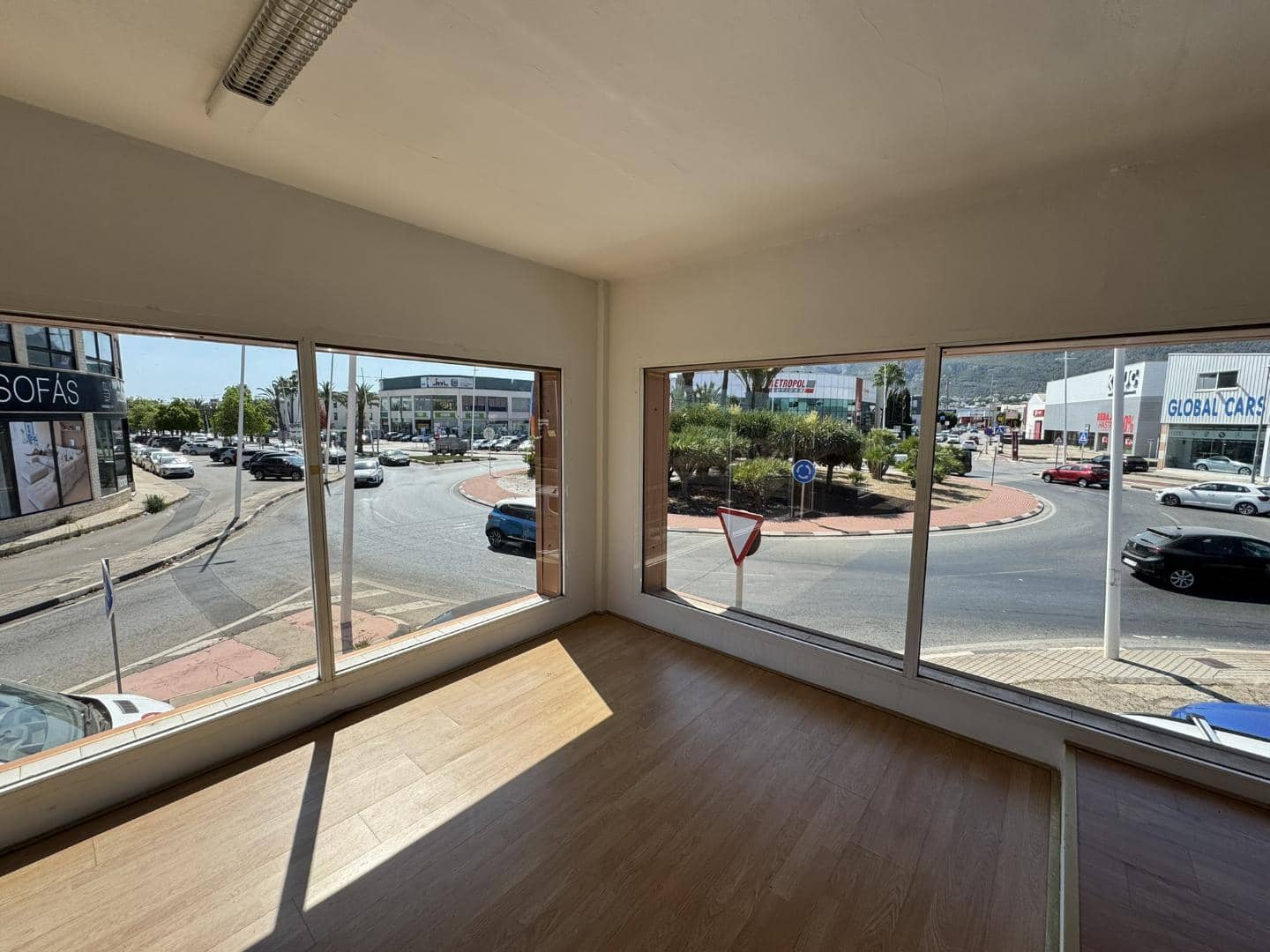 Commercieel te huur in Denia - € 3.900 (Ref: 9104947)