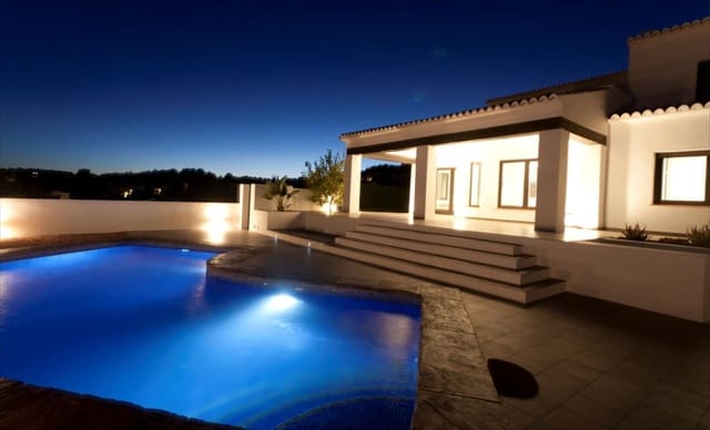 4 soveværelse Villa til salg i Casco Urbano, Teulada-Moraira med swimmingpool - € 1.440.000 (Ref: 9306770)