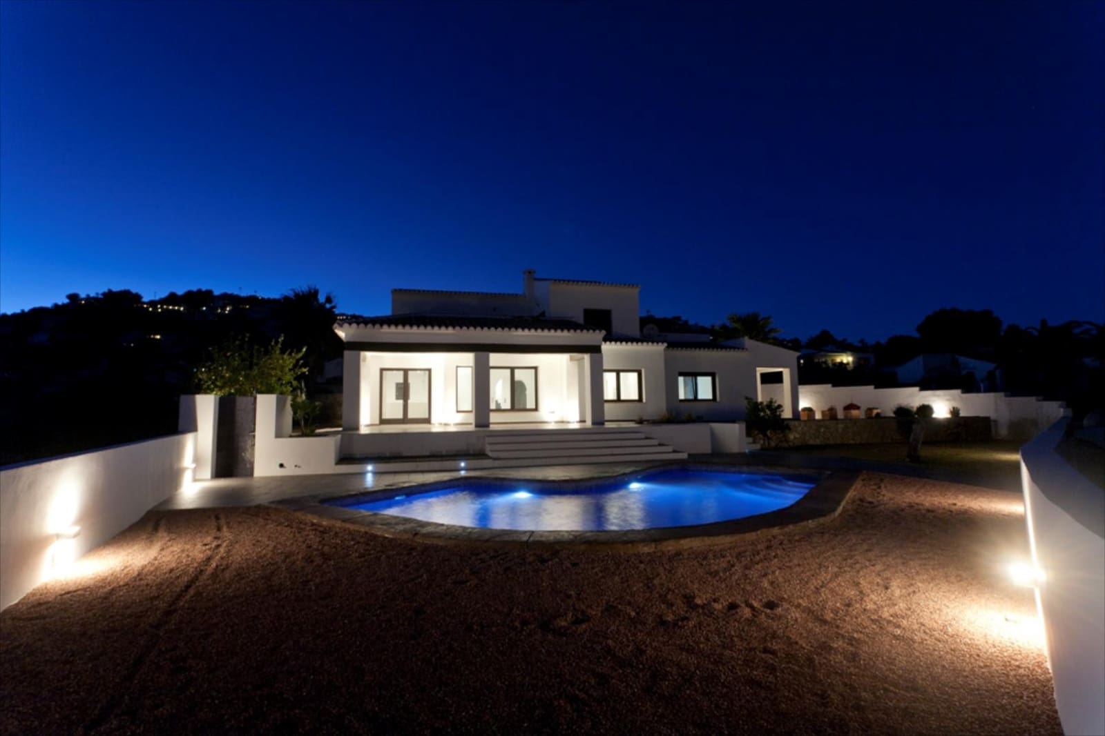 4 soveværelse Villa til salg i Moraira med swimmingpool - € 1.440.000 (Ref: 9306770)