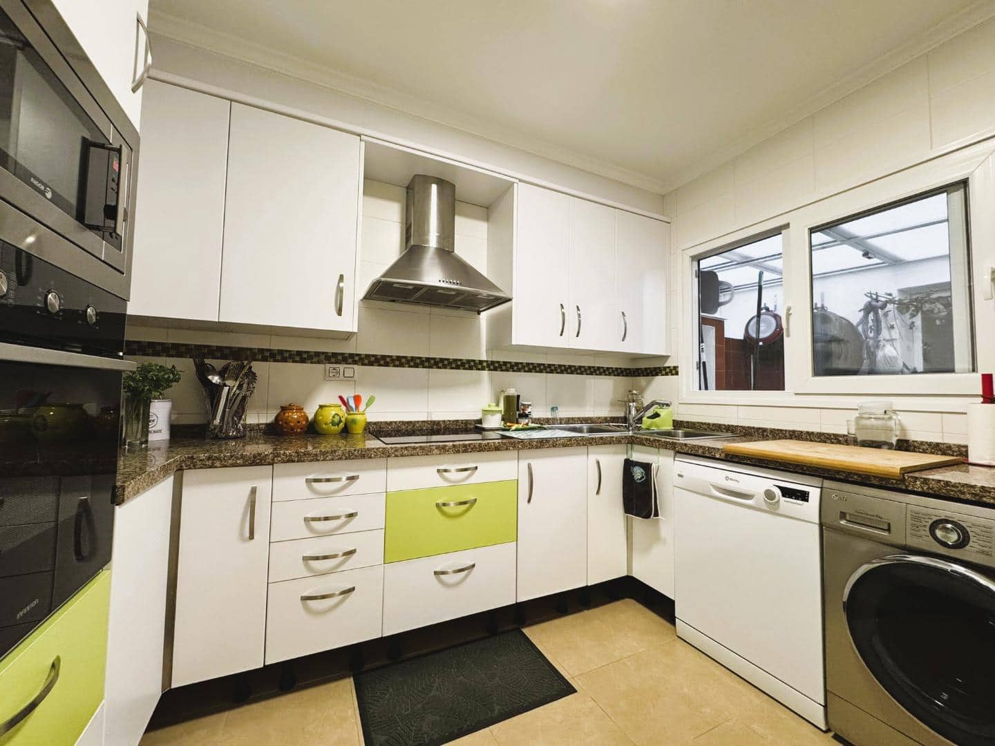 4 soveværelse Semi-Rækkehus til salg i Denia - € 525.000 (Ref: 9402590)