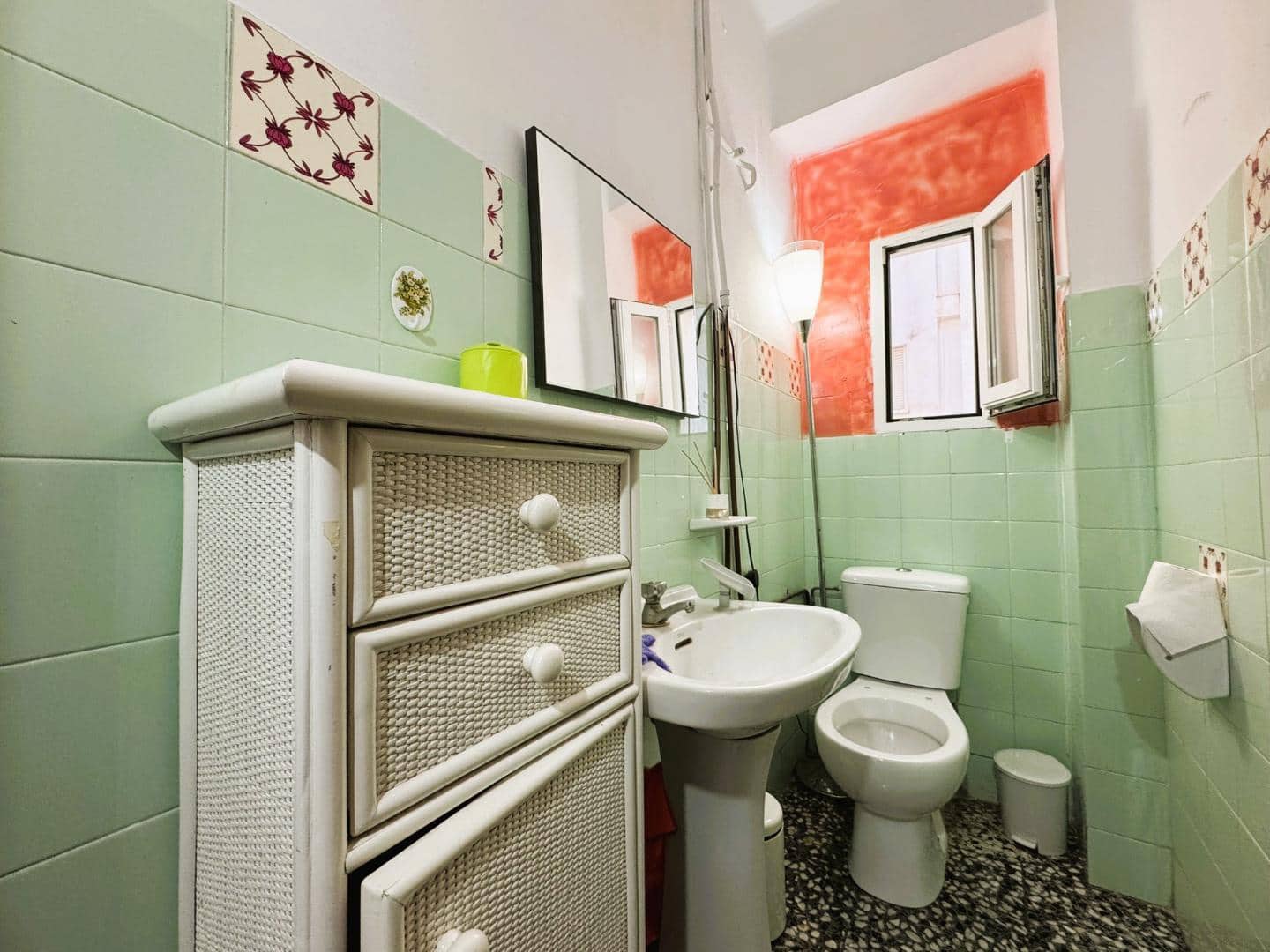 4 bedroom Flat for sale in Denia - € 179,000 (Ref: 9496475)