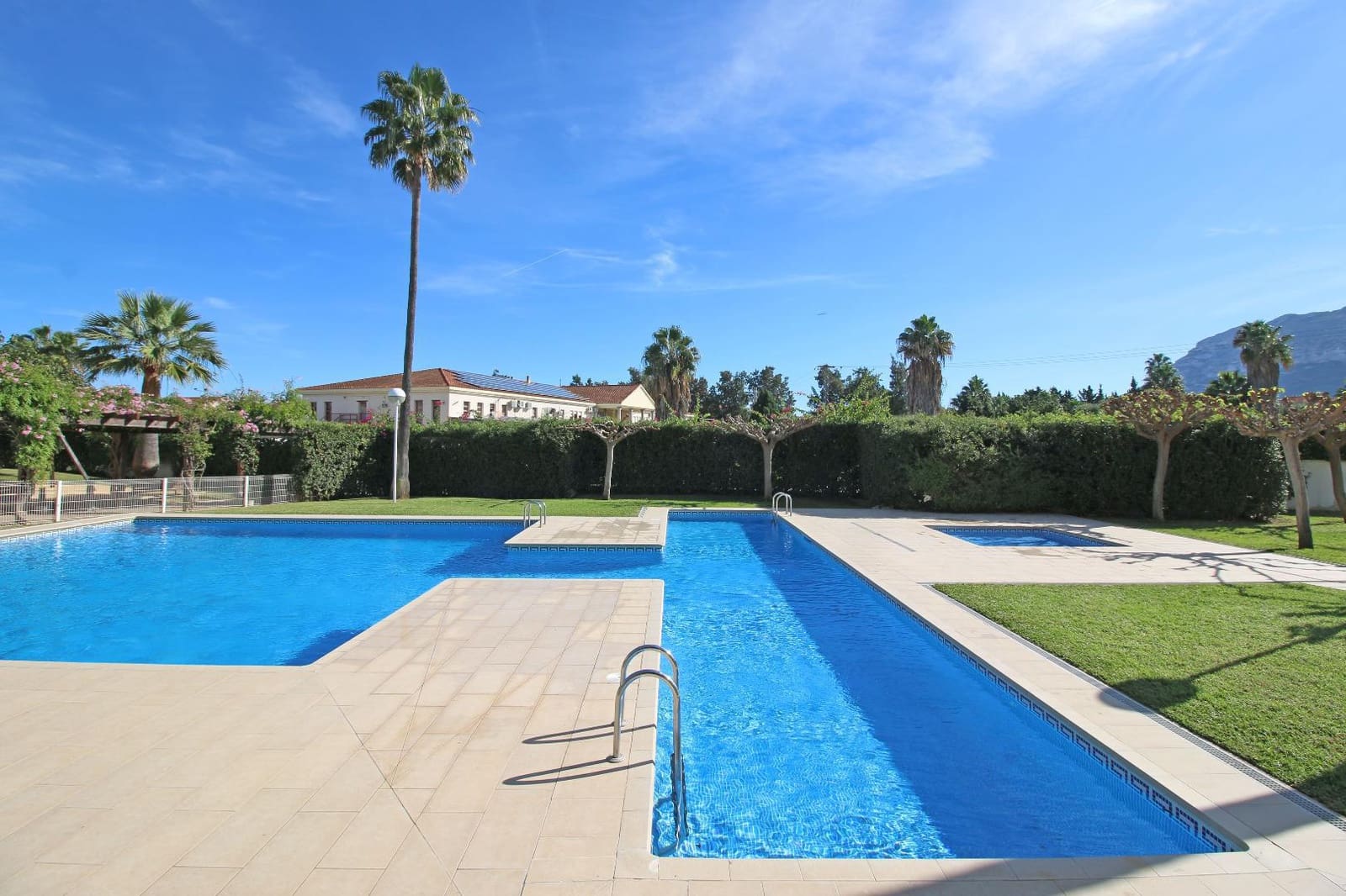 3 sovrum Takvåning till salu i Denia med pool - 420 000 € (Ref: 9512038)