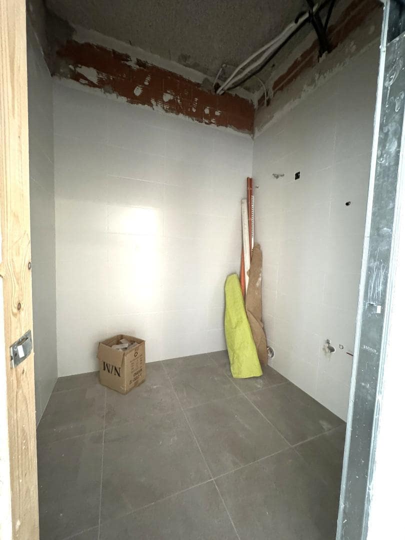 Kommersiell att hyra i Denia - 1 500 € (Ref: 9535263)