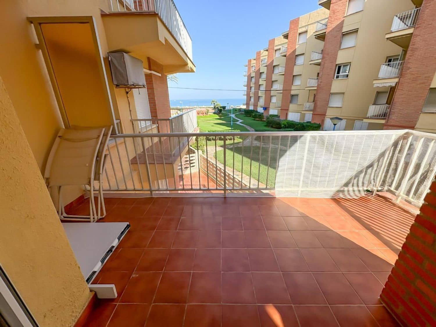 Appartement de 2 chambres à louer à Denia avec piscine garage - 900 € (Ref: 9637561)