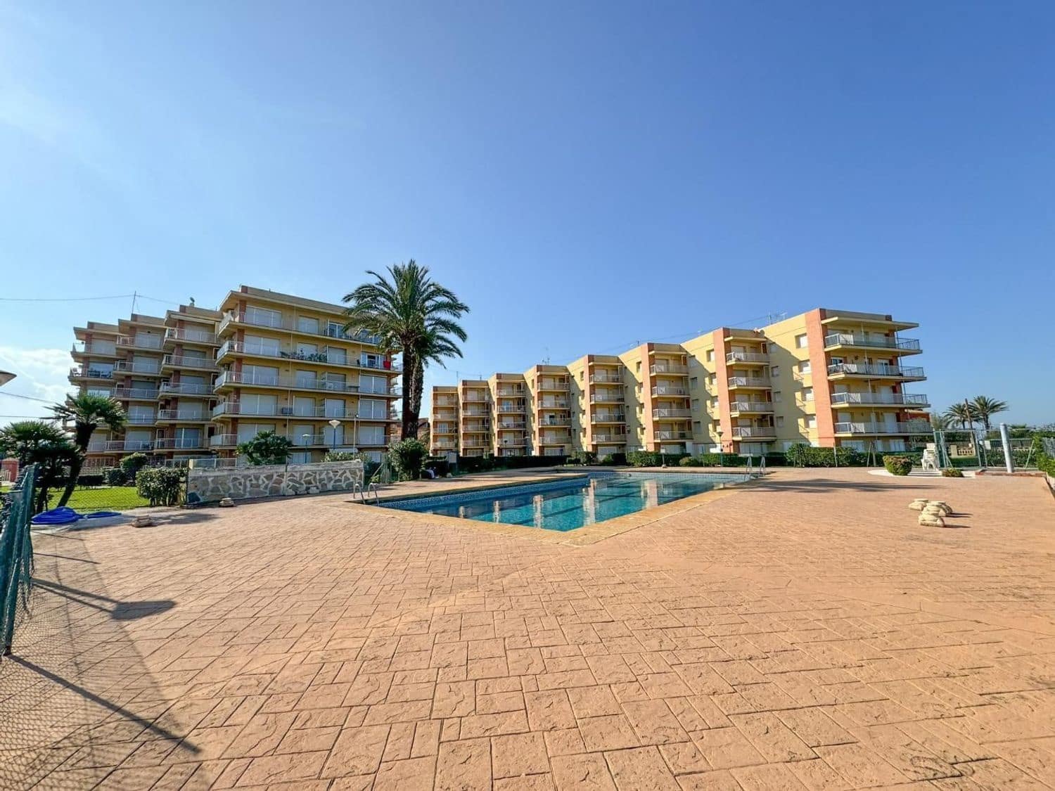 Appartement de 2 chambres à louer à Denia avec piscine garage - 900 € (Ref: 9637561)