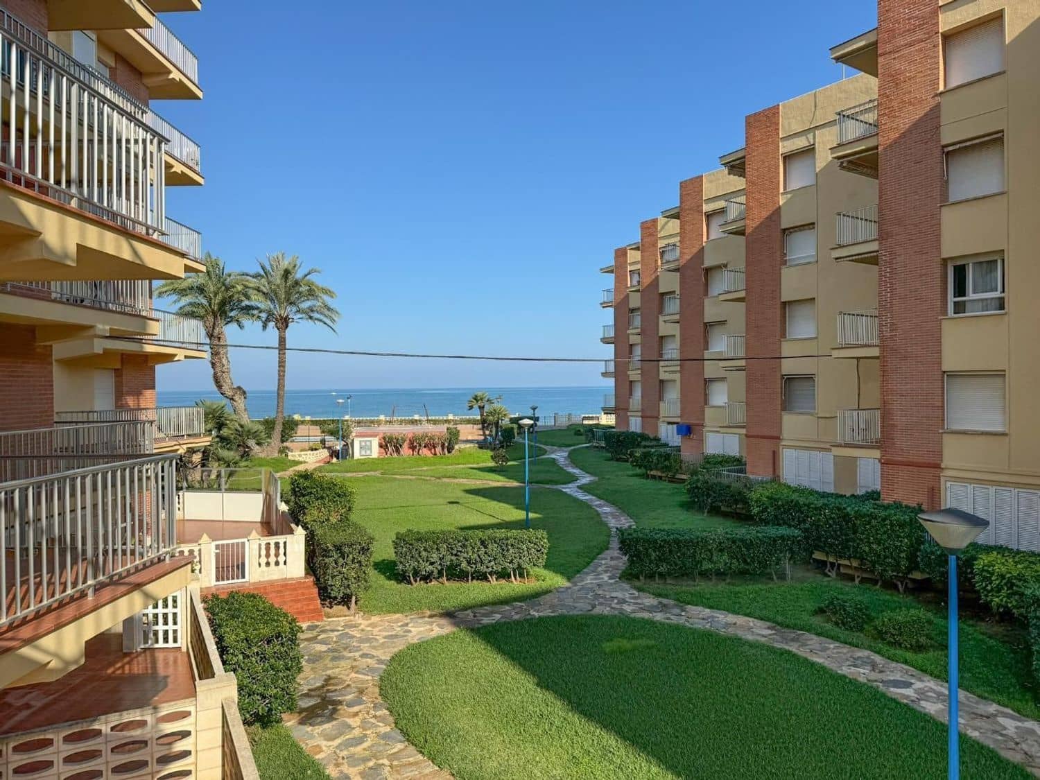 Appartement de 2 chambres à louer à Denia avec piscine garage - 900 € (Ref: 9637561)