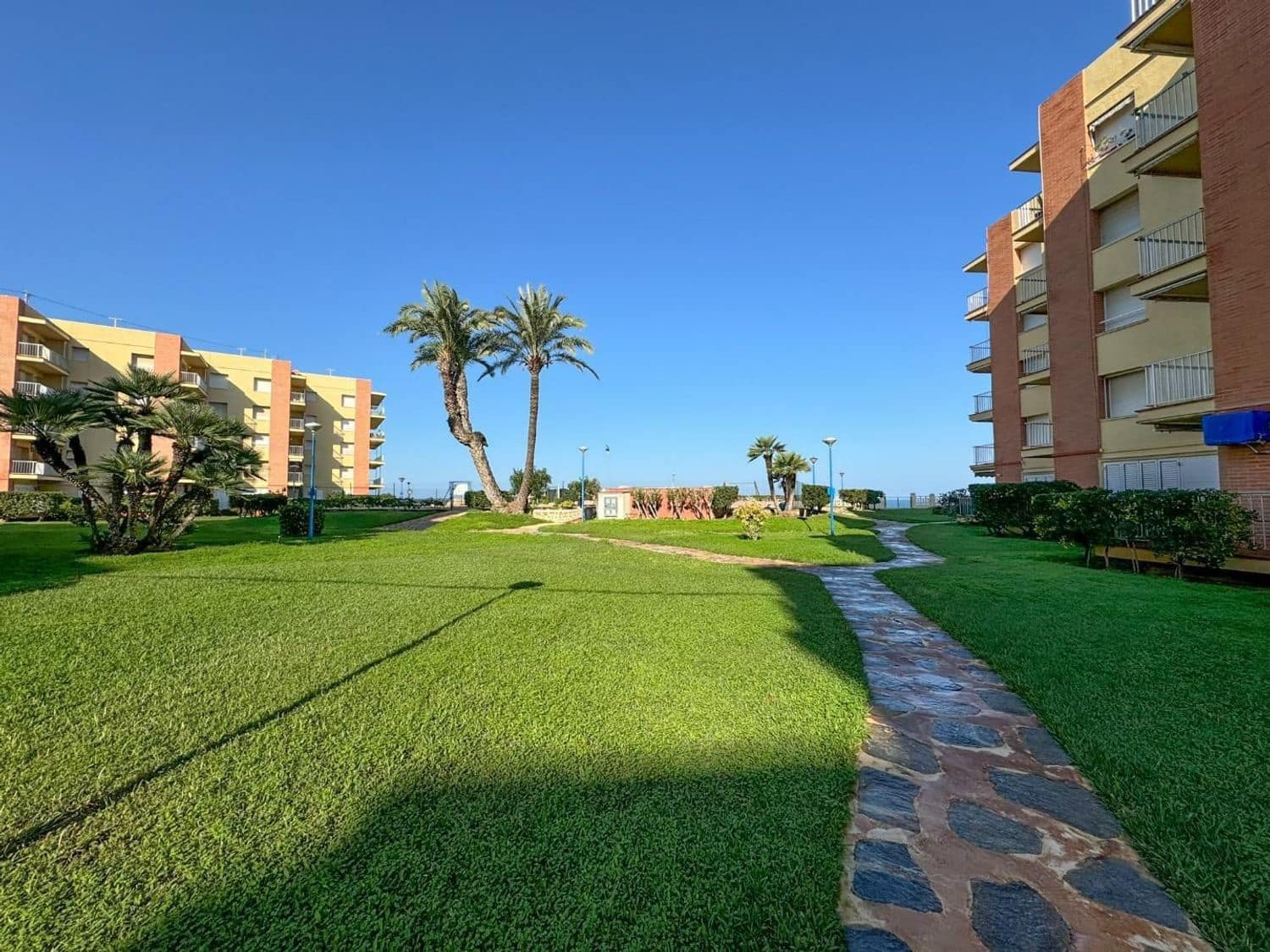 Appartement de 2 chambres à louer à Denia avec piscine garage - 900 € (Ref: 9637561)