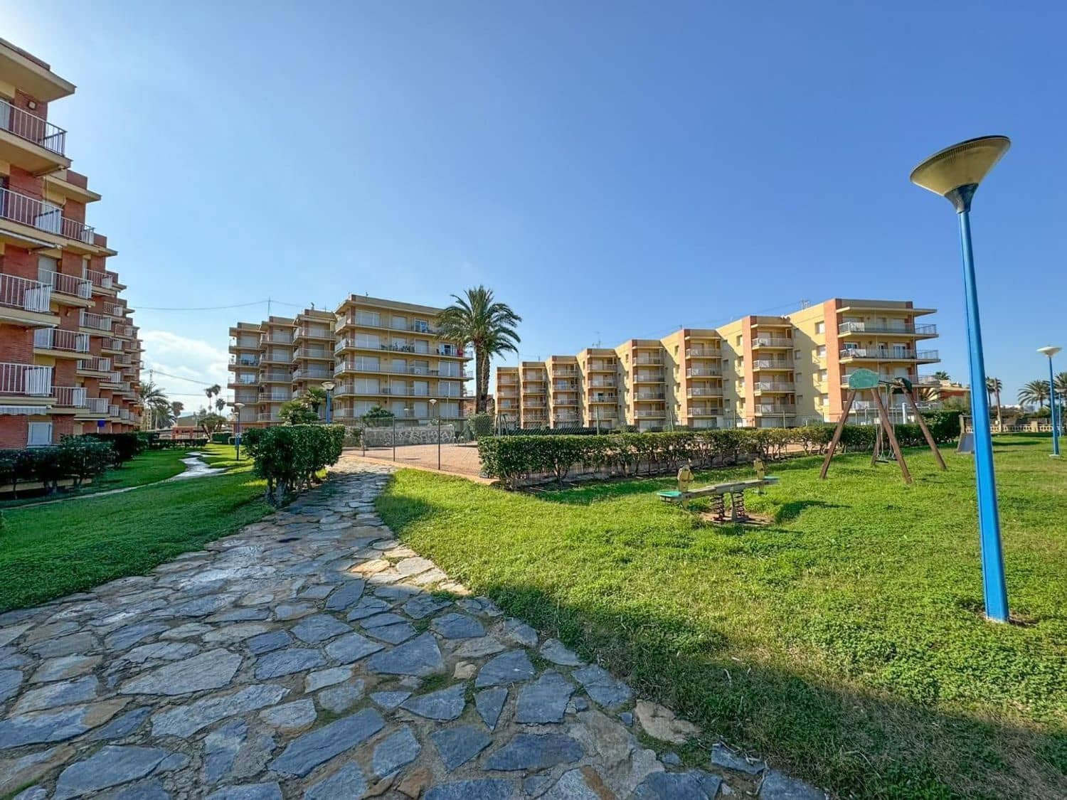 Appartement de 2 chambres à louer à Denia avec piscine garage - 900 € (Ref: 9637561)