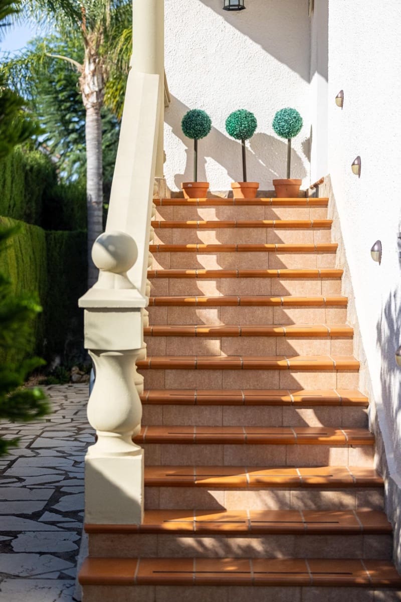 4 bedroom Villa for sale in Denia with pool garage - € 550,000 (Ref: 9637563)