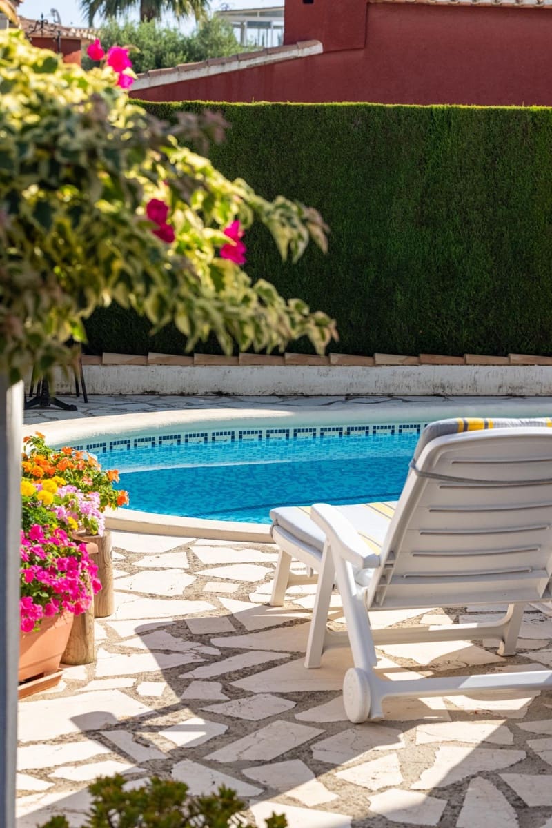 4 bedroom Villa for sale in Denia with pool garage - € 550,000 (Ref: 9637563)