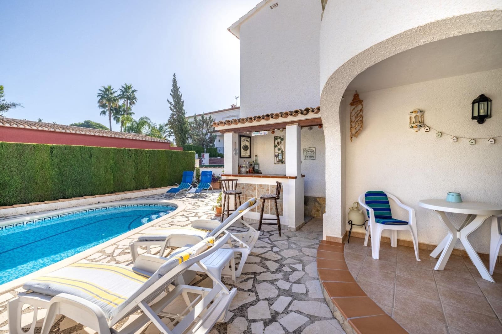4 bedroom Villa for sale in Denia with pool garage - € 550,000 (Ref: 9637563)
