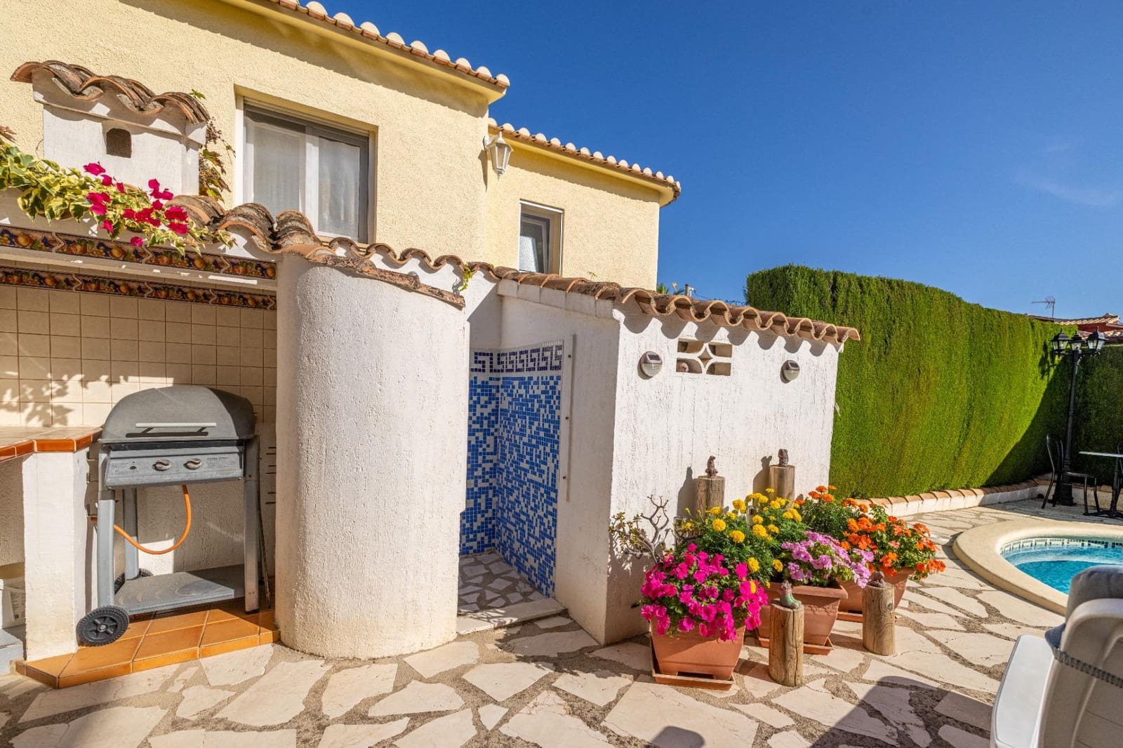 4 bedroom Villa for sale in Denia with pool garage - € 550,000 (Ref: 9637563)