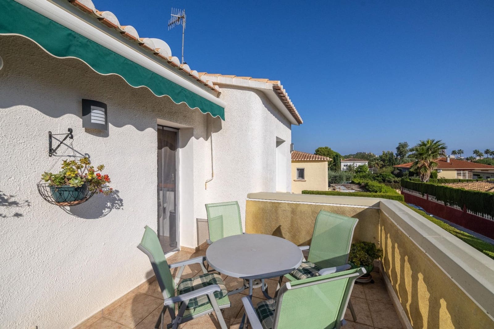 4 bedroom Villa for sale in Denia with pool garage - € 550,000 (Ref: 9637563)