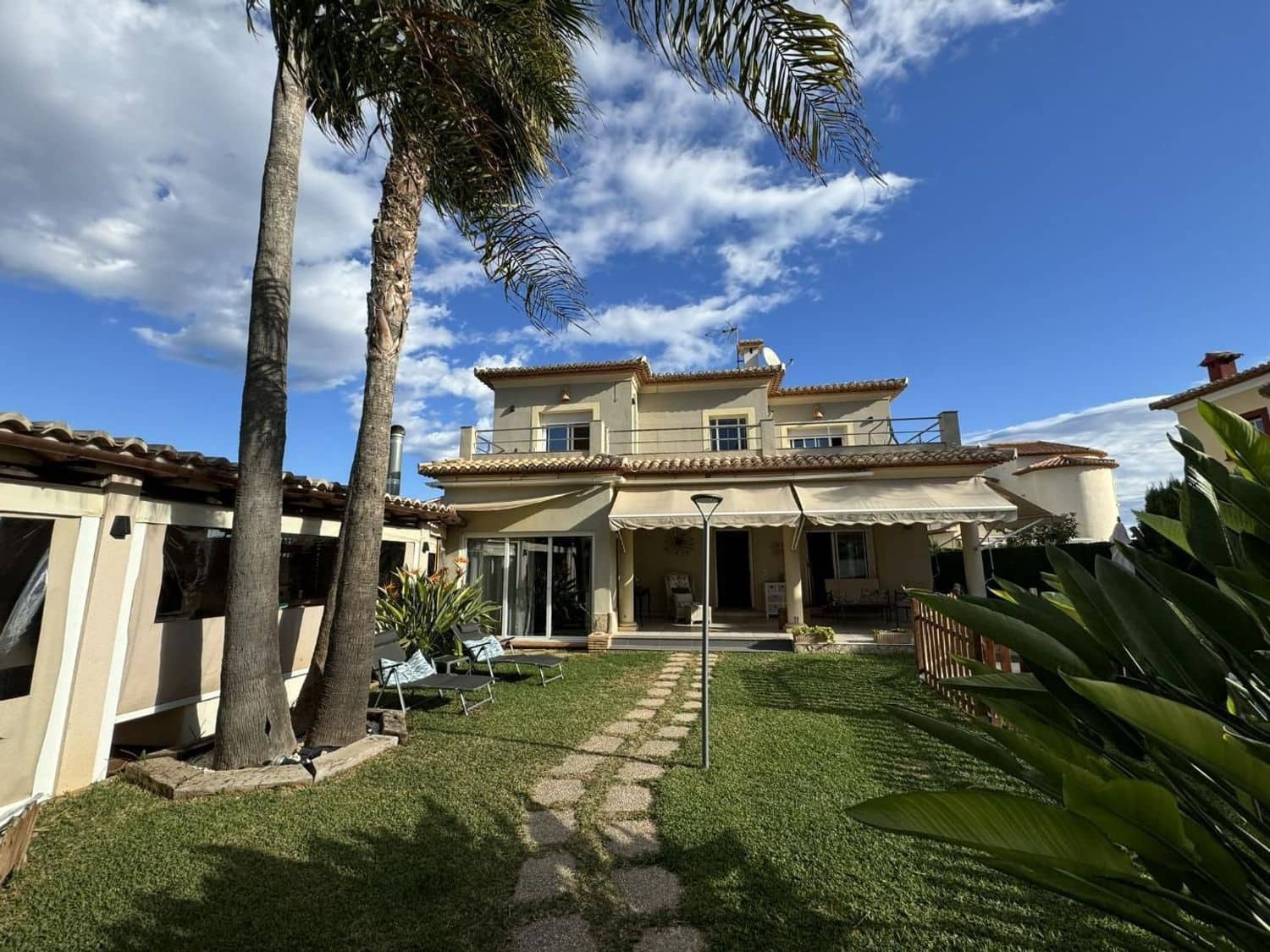 5 Zimmer Villa zu verkaufen in Els Poblets mit Pool - 648.000 € (Ref: 9637570)