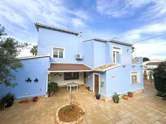 6 bedroom Villa for sale in El Montgó, Dénia with pool garage - € 795,000 (Ref: 9637584)