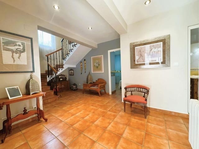 6 bedroom Villa for sale in El Montgó, Dénia with pool garage - € 795,000 (Ref: 9637584)