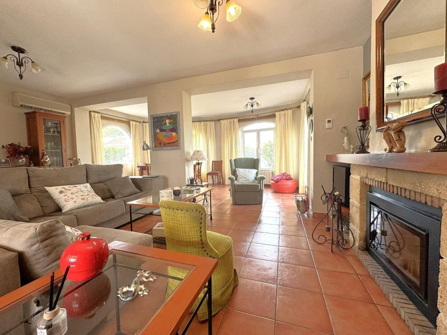 6 bedroom Villa for sale in Denia with pool garage - € 795,000 (Ref: 9637584)