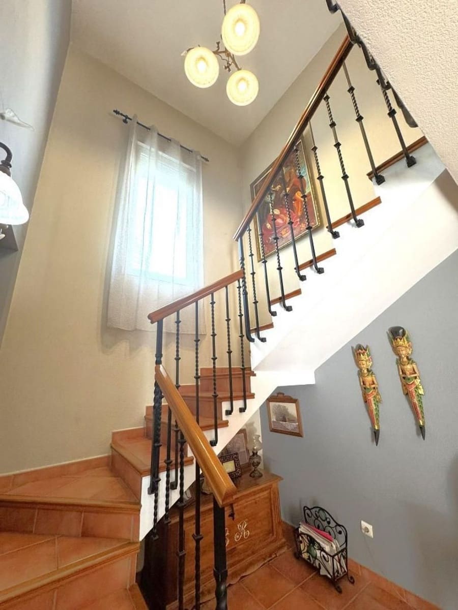 6 bedroom Villa for sale in Denia with pool garage - € 795,000 (Ref: 9637584)