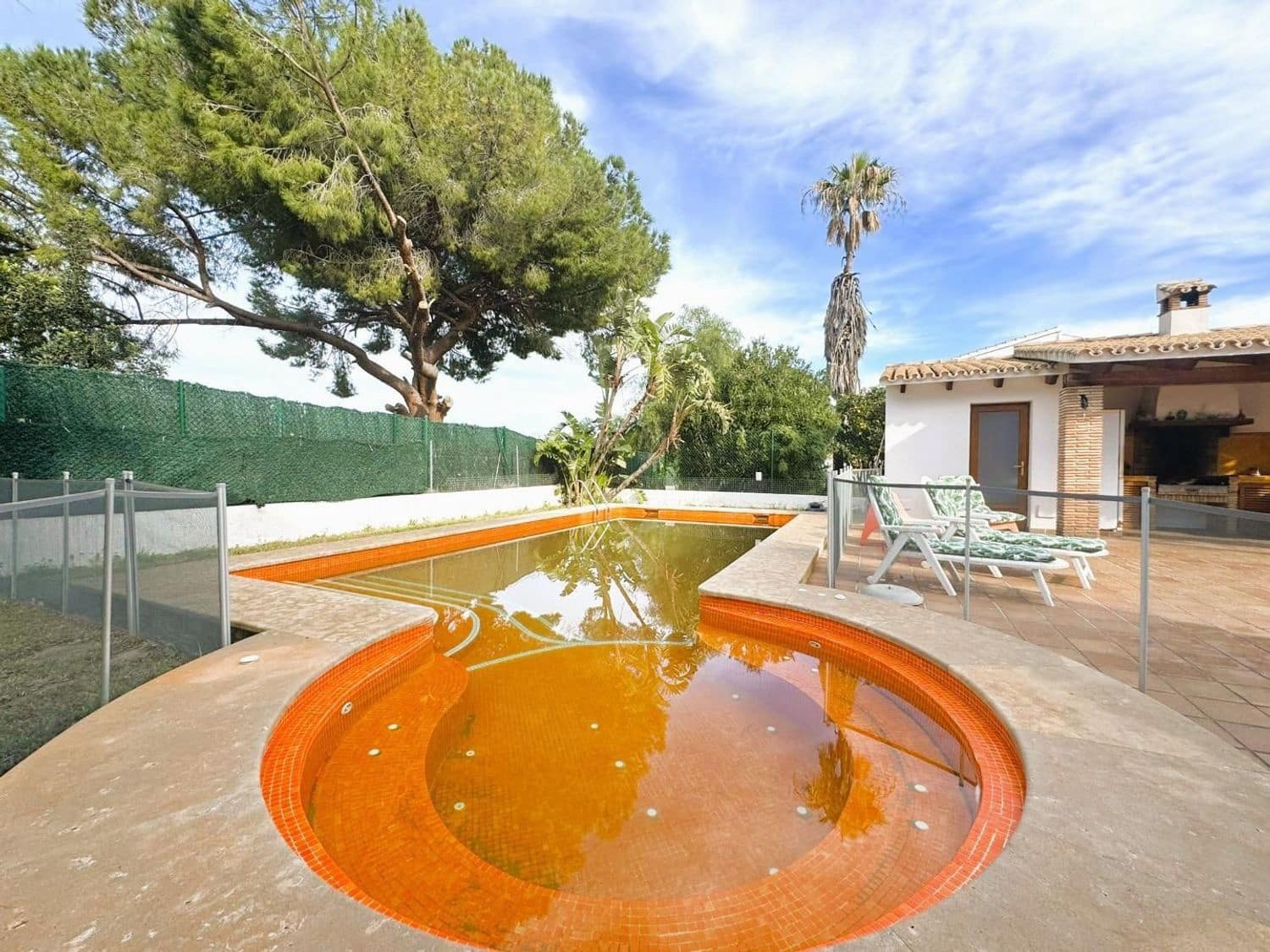 6 bedroom Villa for sale in Denia with pool garage - € 795,000 (Ref: 9637584)