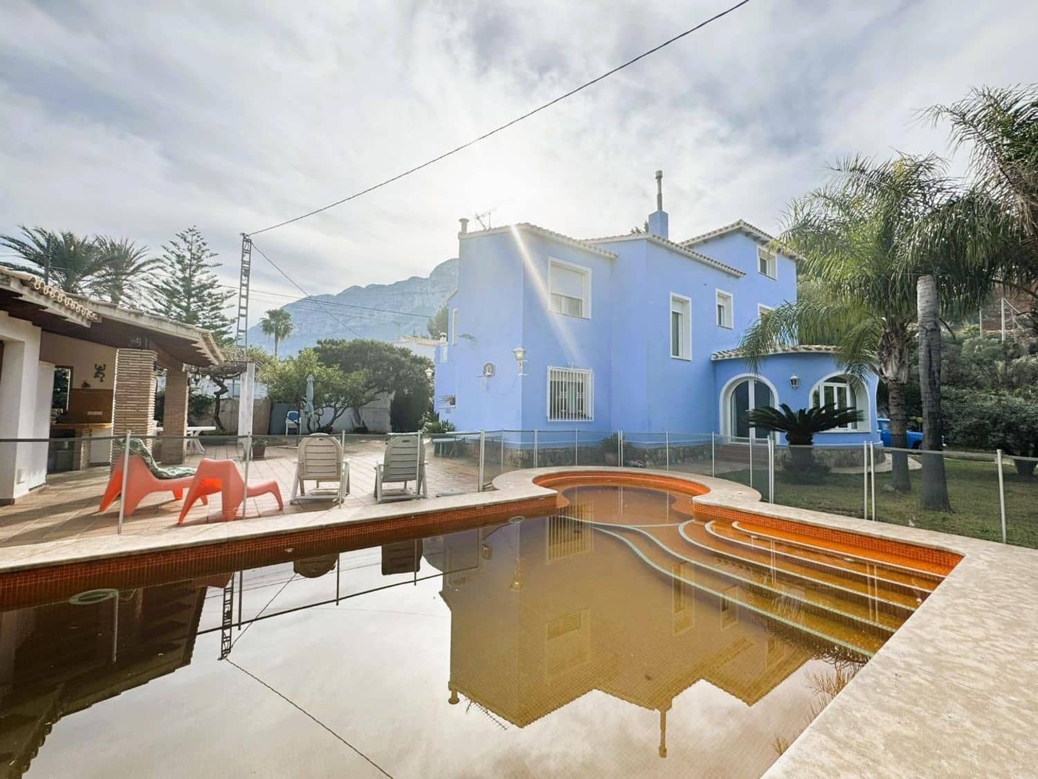 6 bedroom Villa for sale in Denia with pool garage - € 795,000 (Ref: 9637584)