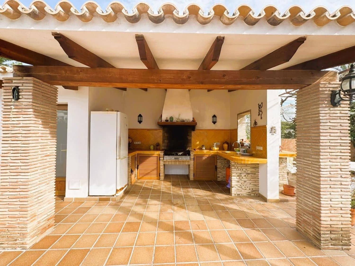 6 bedroom Villa for sale in Denia with pool garage - € 795,000 (Ref: 9637584)