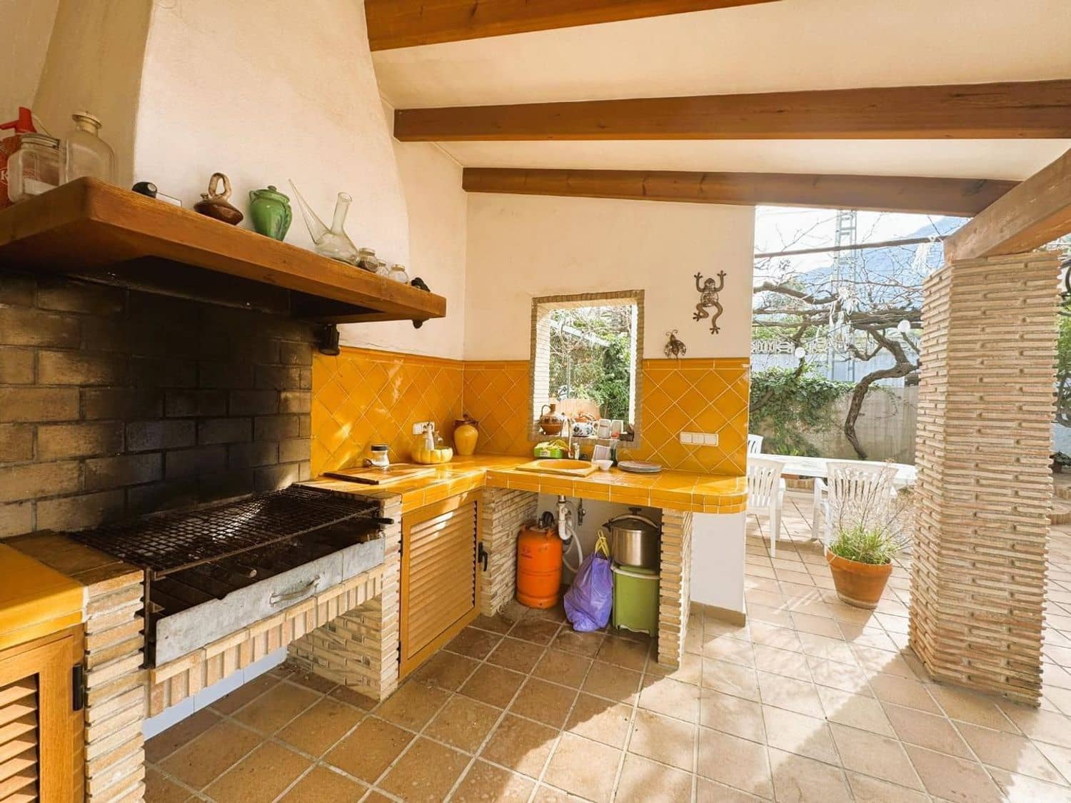 6 bedroom Villa for sale in Denia with pool garage - € 795,000 (Ref: 9637584)