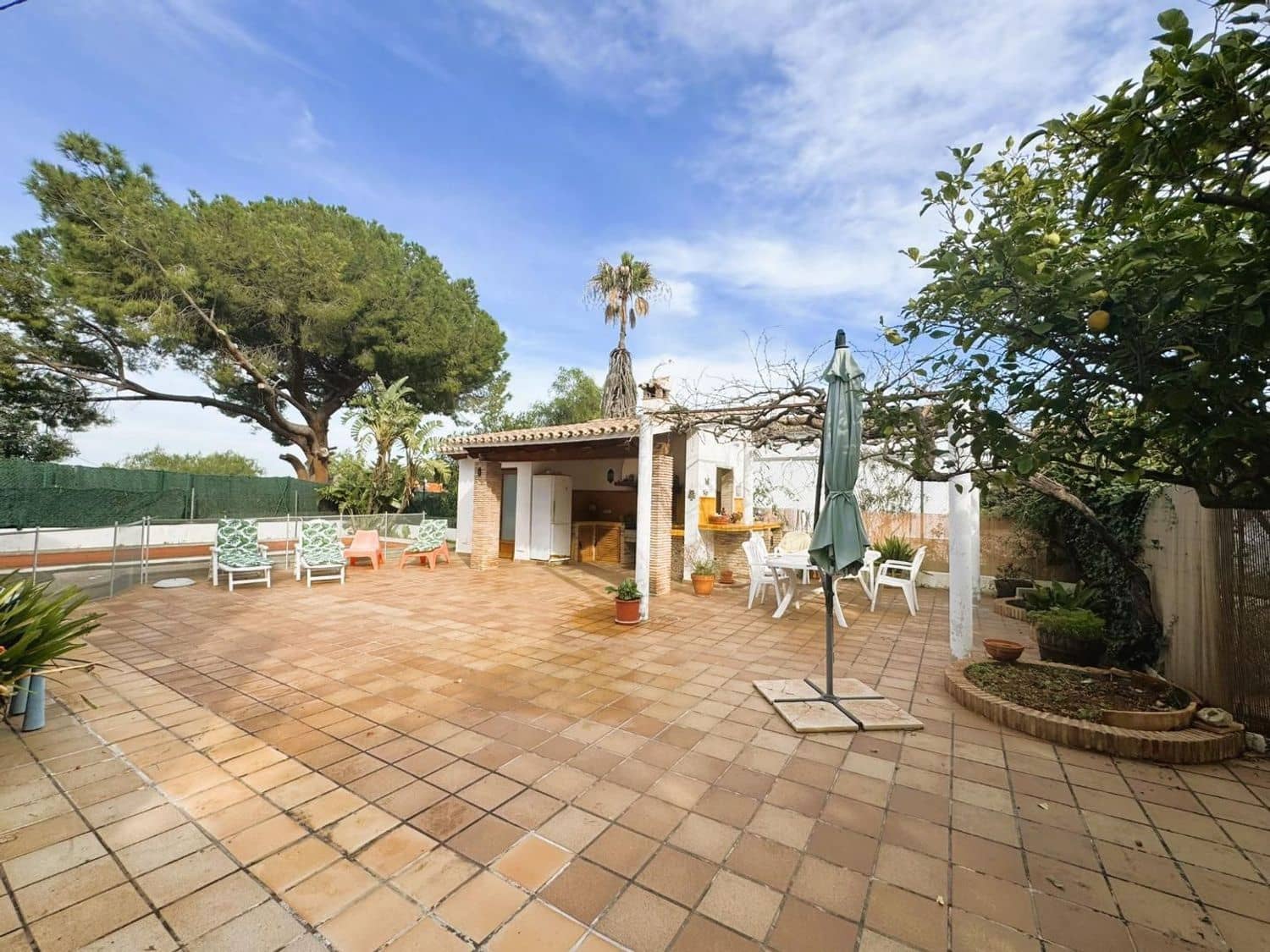 6 bedroom Villa for sale in Denia with pool garage - € 795,000 (Ref: 9637584)