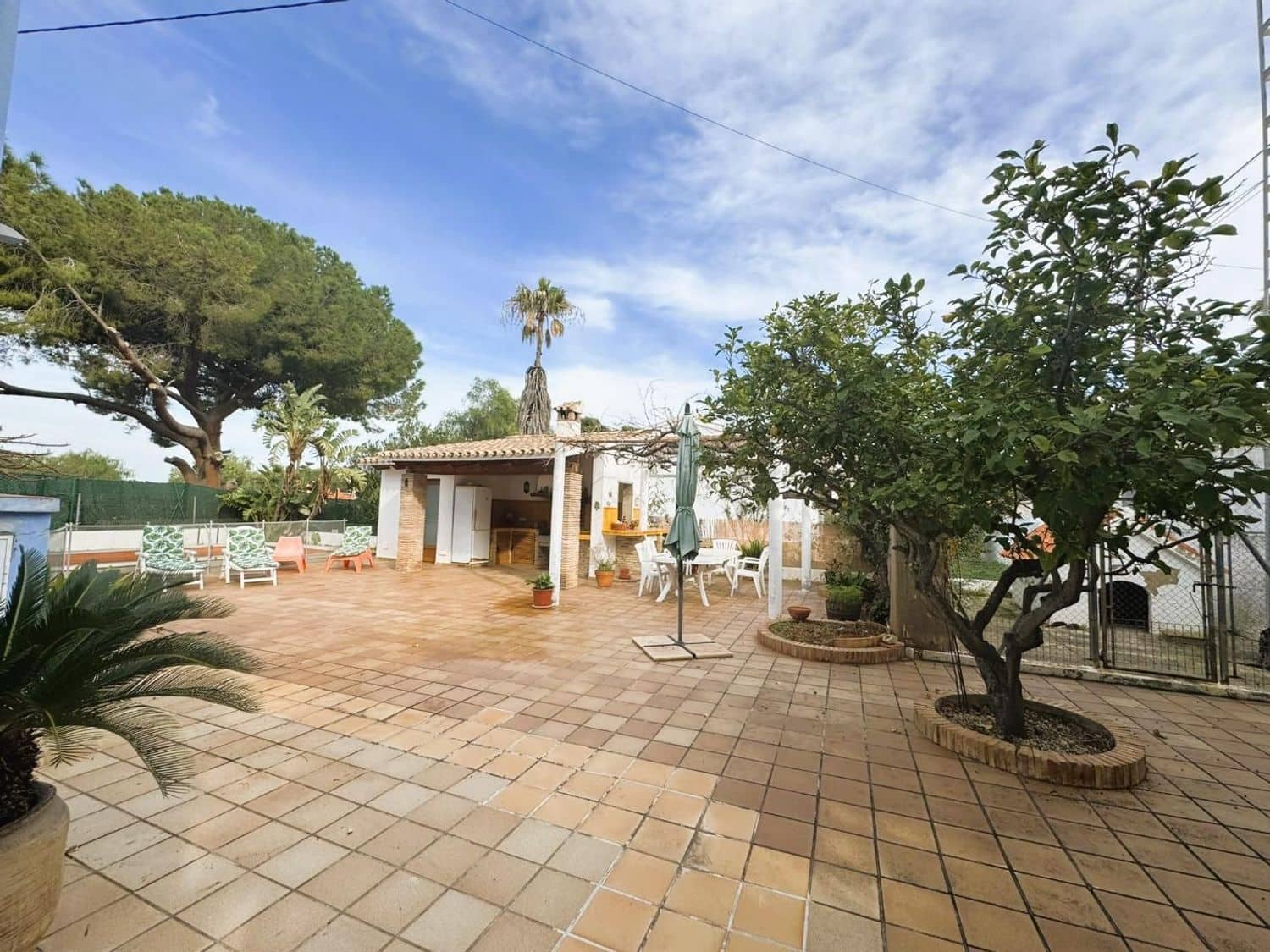 6 bedroom Villa for sale in Denia with pool garage - € 795,000 (Ref: 9637584)