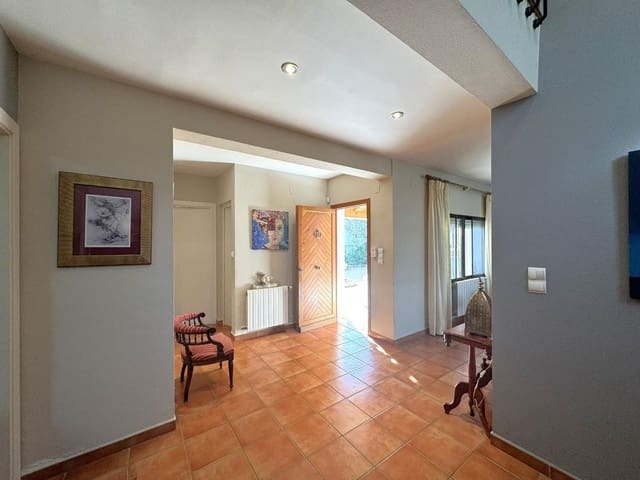 6 bedroom Villa for sale in El Montgó, Dénia with pool garage - € 795,000 (Ref: 9637584)