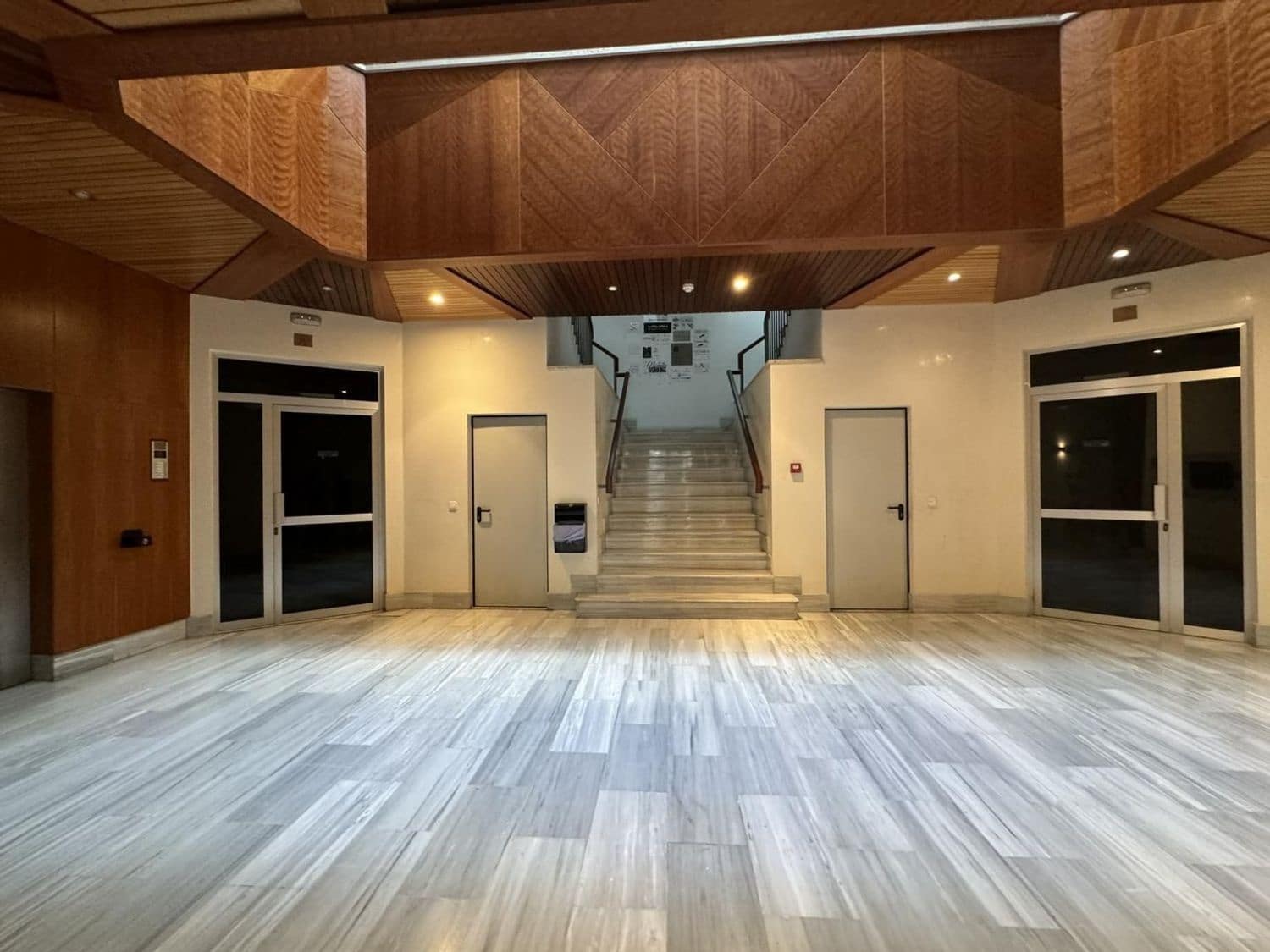 Kontor til leie i Denia - € 1 100 (Ref: 9637586)