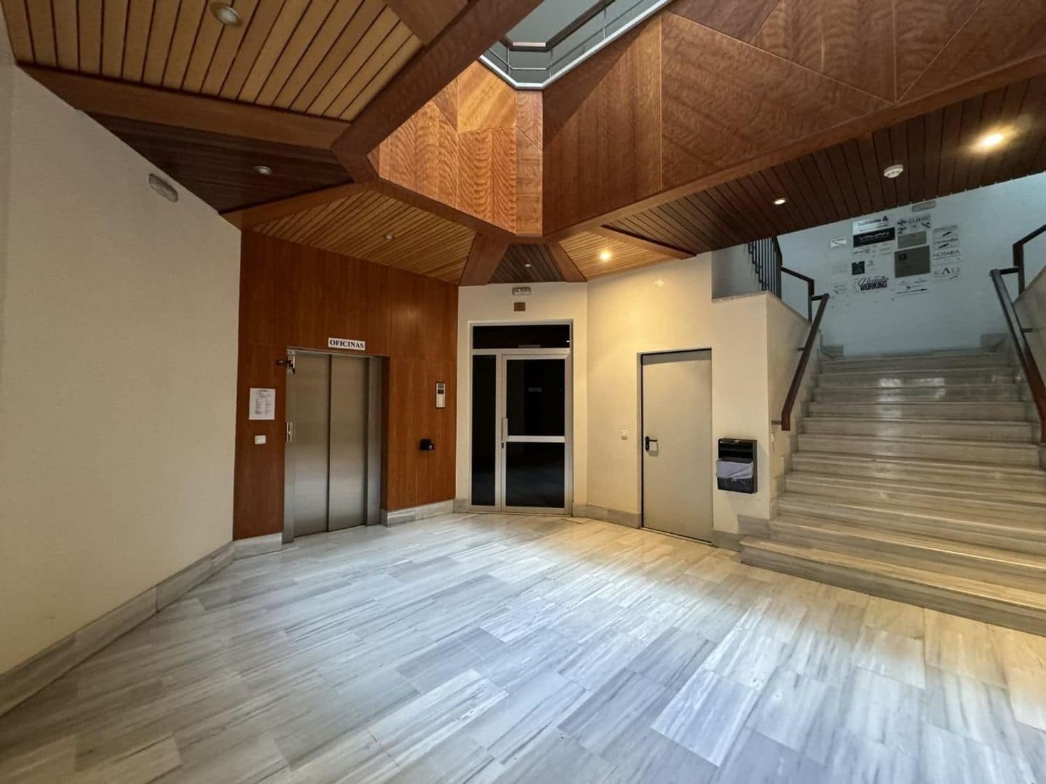 Kontor til leie i Denia - € 1 100 (Ref: 9637586)