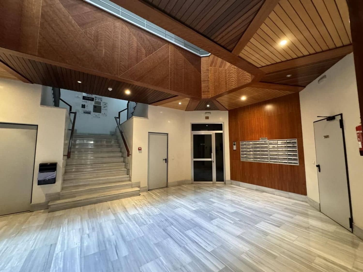 Kontor til leie i Denia - € 1 100 (Ref: 9637586)